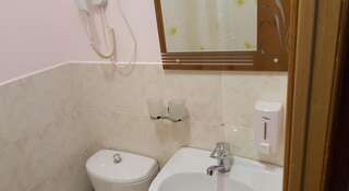 Гостиница Кармен Владивосток Двухместный номер с 1 кроватью и собственной ванной комнатой-4